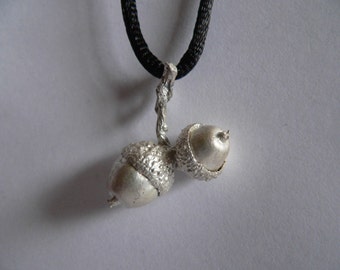 Acorn pendant