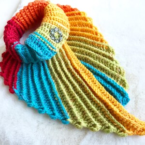 Sweet Heart Mermaid Tail Scarf Pattern. A 2-ways scarf Sweet Heart / Bow Style. Easy, quick tail to attach on any mermaid tail blanket. image 3