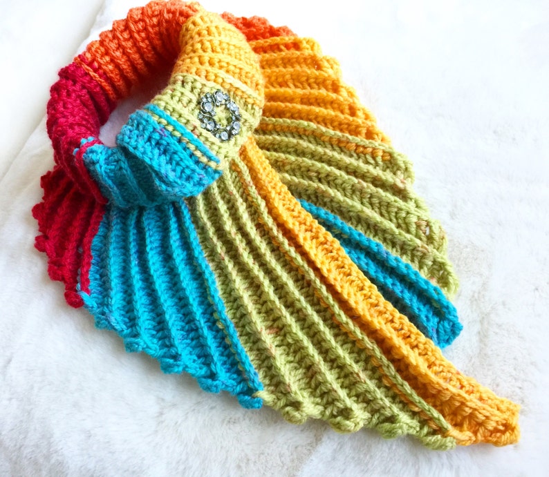 Sweet Heart Mermaid Tail Scarf Pattern. A 2-ways scarf Sweet Heart / Bow Style. Easy, quick tail to attach on any mermaid tail blanket. image 3