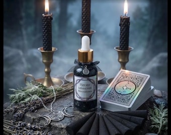 Set de Hécate: aceite aromático, conos de incienso y colgante de piedras lunares, diosa griega.