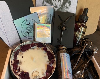 Kit rituel d'autel de pierre de lune Hécate Déesse hecate {huile, sel, pendentif, cuillère, oeuvre d'art, autocollant, bougie de soja ou encens, sel}