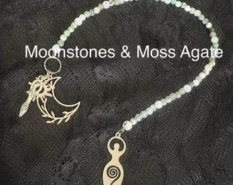 Escalera ritual de cuentas para altar de la diosa con ágata musgosa y piedras lunares Madre Tierra Gaia