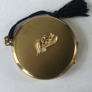 Zell Fifth Avenue Gold Metal Compact
