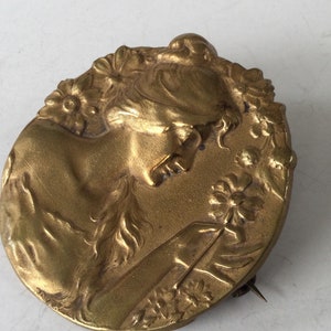 Vintage Art Nouveau Flowing Hair Brooch Gold Washed 2“