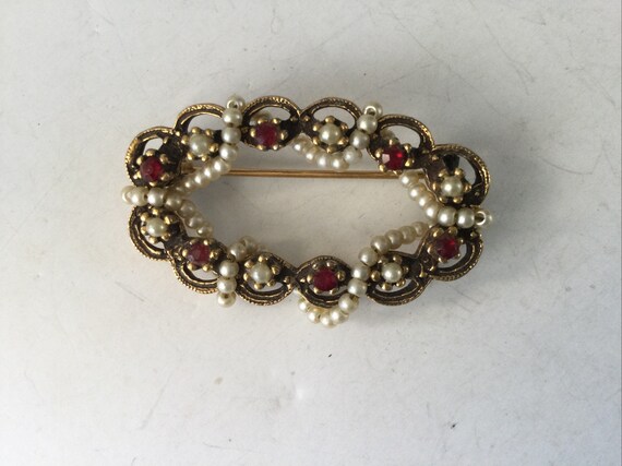 Beautiful Ruby Red Sets Faux Pearls Gold Tone Bro… - image 6