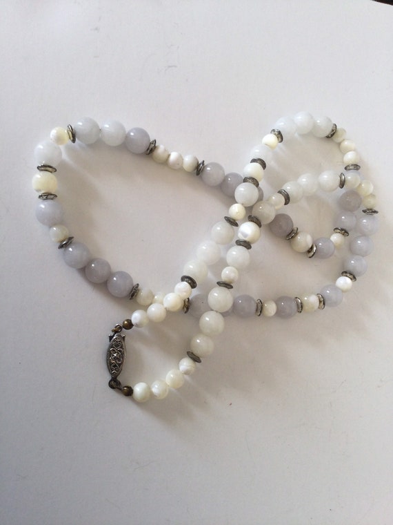 Vintage graduated moonstone beaded 24” single str… - image 4