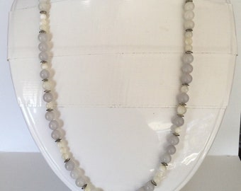 Vintage graduated moonstone beaded 24” single strand necklace