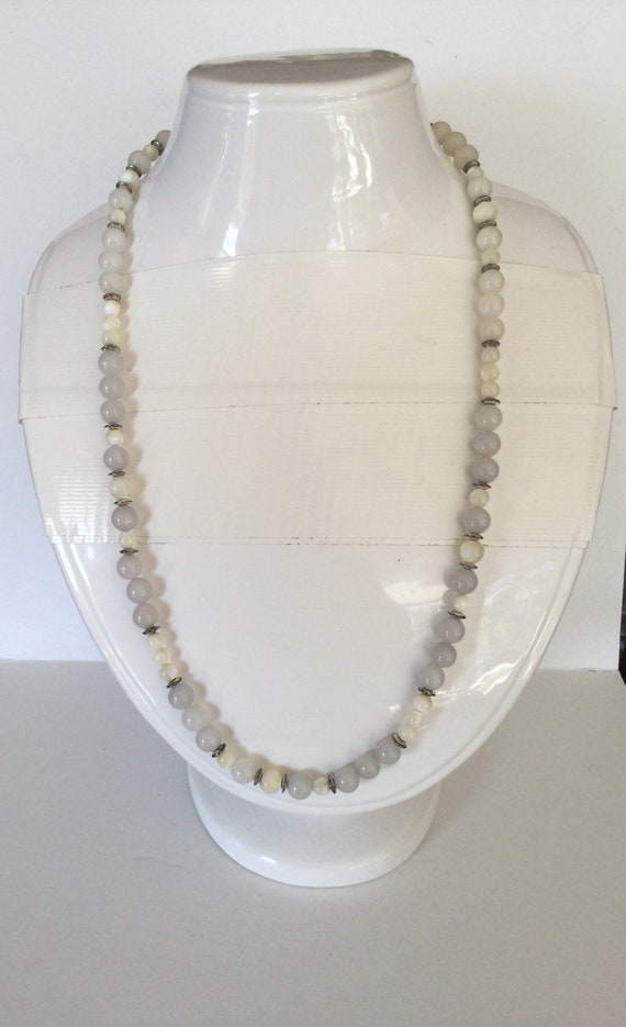 Vintage graduated moonstone beaded 24” single stra