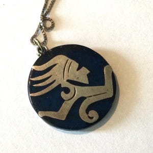 Vintage Far Fan Sterling Hocho En Mexico 925 Silver Insert On Deep Blue pendant Chain 18” SS.