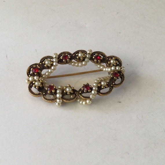 Beautiful Ruby Red Sets Faux Pearls Gold Tone Bro… - image 4