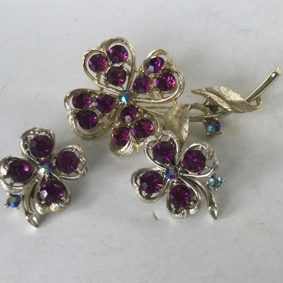 Lisner Set 3 " Brooch Clip on  Earrings Purple Rhi