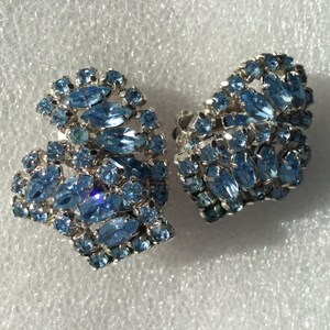 Vintage Kramer 2 Tiered Layered Clip On Earrings Sky Blue Rhinestones