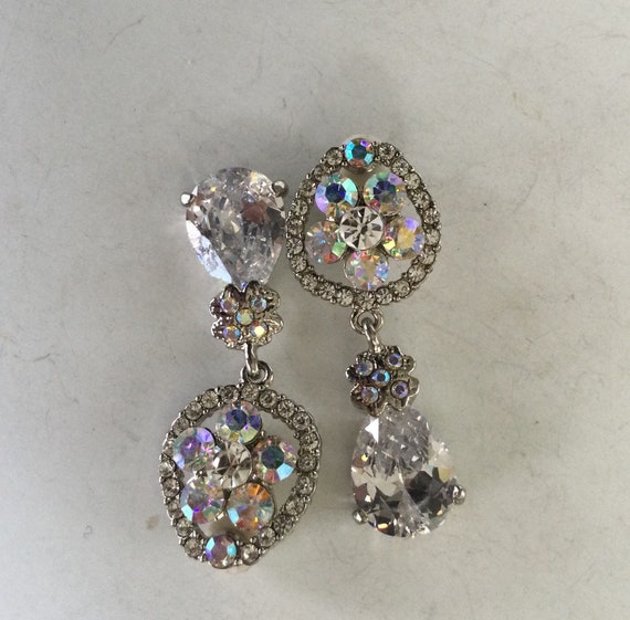 Vintage Rhinestone Clip On Dangle Drop Earrings. - image 3