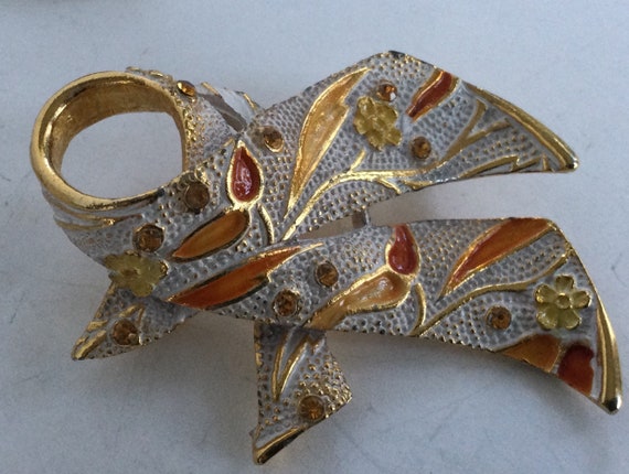 Vintage BSK Gold Tone Enameled Brooch & Clip Earr… - image 4