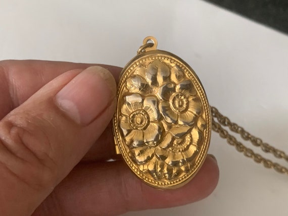 Vintage Locket Embossed Poppies Gold Tone
