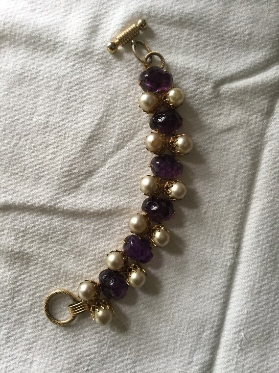 Vintage Amethyst resin, Faux Pearl, Gold Tone Bra… - image 2