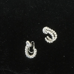 Vintage Trifari Rope Fish Hook Style Clip On Earrings