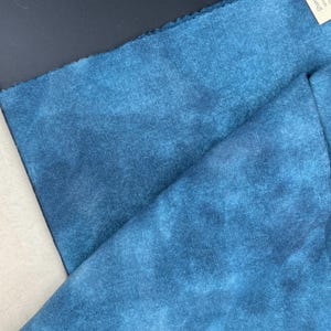 Shaker Blue 1/2 Value, lã para crochê de tapetes, Fat Quarter