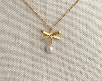 Gold/Silver Plated Dragonfly Necklace with Swarovski Pearl Drop, Delicate Nature Jewelry, Elegant Gift for Her
