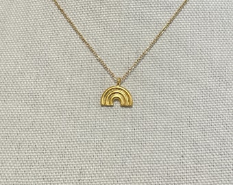 Small gold rainbow necklace, Cute rainbow jewelry for Women for Gift, Rainbow pendant necklace for her, Rainbow Charm Gift Necklace