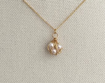 Dainty Cute Spider Necklace on Silver Chain, Insect Necklace for Women, Small Spider Pendant on Shimmering Chain and Clasp, Gift Jewelry