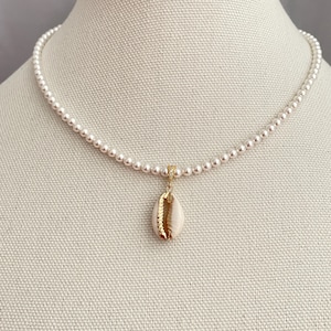 Swarovski Pearl Cowrie Shell Necklace - Dainty Beach Choker, Gold Shell Pendant, Coastal Jewelry, Summer Boho Necklace, Gift for Her