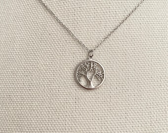 Tree of Life Necklace - Minimalist Gold/Silver Plated Family Pendant - Dainty Simple Jewelry Gift