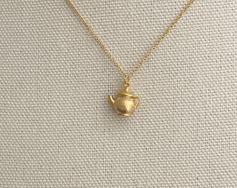 Gold Silver Teapot Necklace – Dainty Tea Lover Jewelry, Vintage Teapot Charm Pendant, Cute Gift for Tea Enthusiasts, Minimalist Necklace