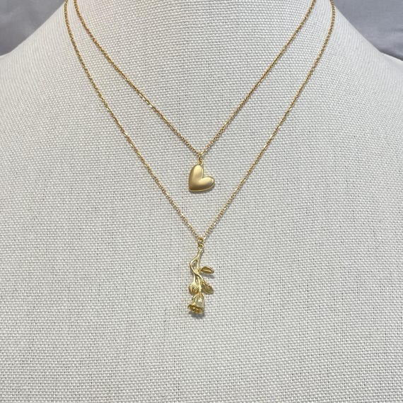 Beautiful Rose Flower Necklace, Small Rose Garden Necklace, Rose