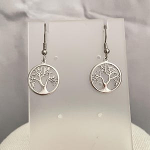 Baum des Lebens versilberte hypoallergene Ohrringe - Natur-inspirierter minimalistischer Schmuck für empfindliche Ohren