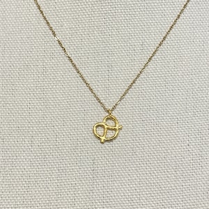 Cute Pretzel Pendant Necklace, Food Necklace, Pretzel Pendant Jewelry for Women, Best friend Necklace