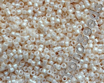 10g Toho beads 11/0 Treasure Cylinder Seeds Beads Opaque Lustered Light Beige TT-01-123 Cylinder Rocailles Mini rocailles ivory beige