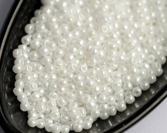 10g Toho Seeds Beads 11/0 Opaque Lustered White TR-11-121 Rocailles size 11 mini rocailles 2mm seed beads pearl white