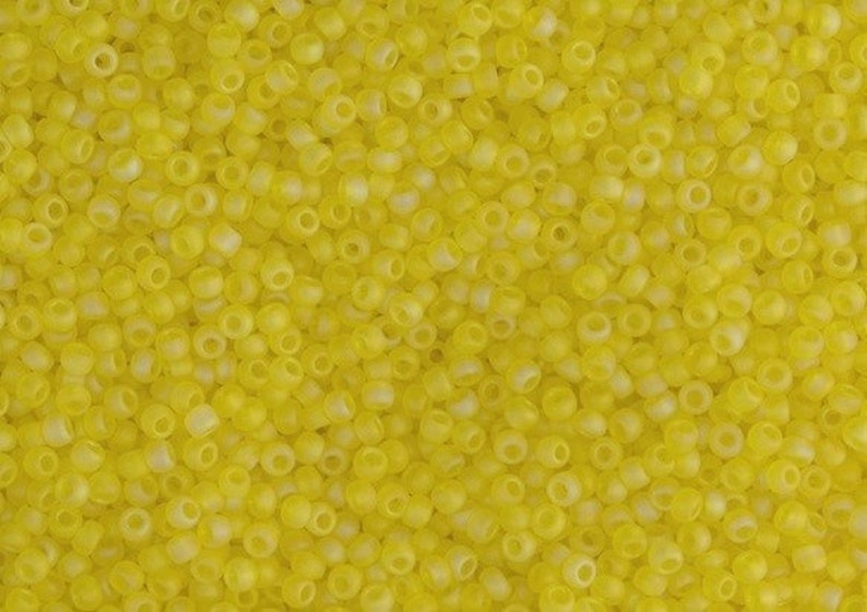 10g Toho Beads 11/0 Rainbow Matte Lemon Yellow seed bead TR-11-175F rocaille size 11 Japan rocailles 2mm image 1