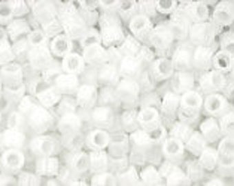 10g Toho seed Bead 11/0 Treasure Cylinder Seeds Beads Opaque White TT-01-41 Cylinder Rocailles White Mini Rocailles Chalk White Snow