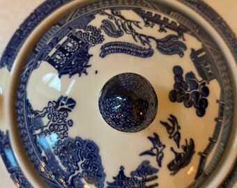 Johnson Brothers Blue Willow Lidded Sugar Bowl Made in England
