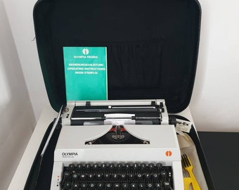 Olympia Regina de luxe Typewriter- working typewriter - white typewriter