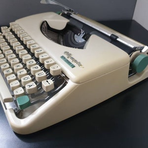 Olympia Splendid 33 typewriter - Vintage Typewriter - office decor - gift for writer - working