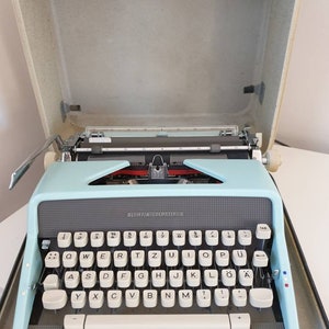 Machine à écrire Olympia Colortip s SM 7 - machine à écrire menthe vintage - décoration de bureau - cadeau pour écrivain - travail - couleur rare