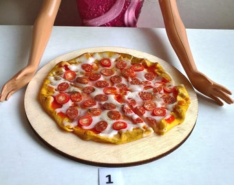 1:6 Miniature Essen - B / Blythe / Modepuppe - handgemacht ..Realistisch ... Pepperoni PIZZA / Salami Pizza ..oliven OOAK