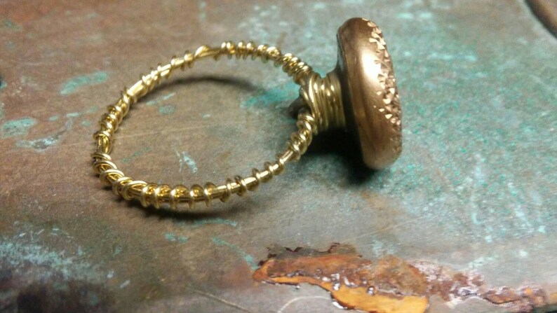 Antique Victorian floral gold button ring