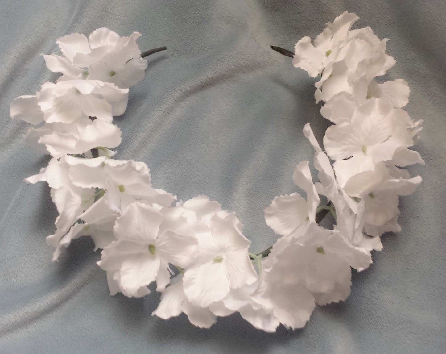 white flower halo