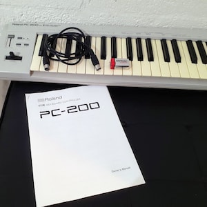 Roland PC-200 MIDIキーボード・コントローラー