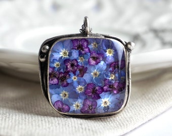 Botanical necklace with real Forget me not ad Alyssum flowers. Dried blue and purple flower jewelry. Real forget me not necklace.