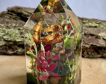 Resin Mushroom Crystal Decor, Dried Botanical Paperweight, lichens, berries and cones