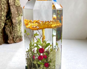 Large Resin crystal with genuine Fly agaric, lichens, berries and cones. Genuine dried mushroom crystal decor. Botanical decor, paperweight.