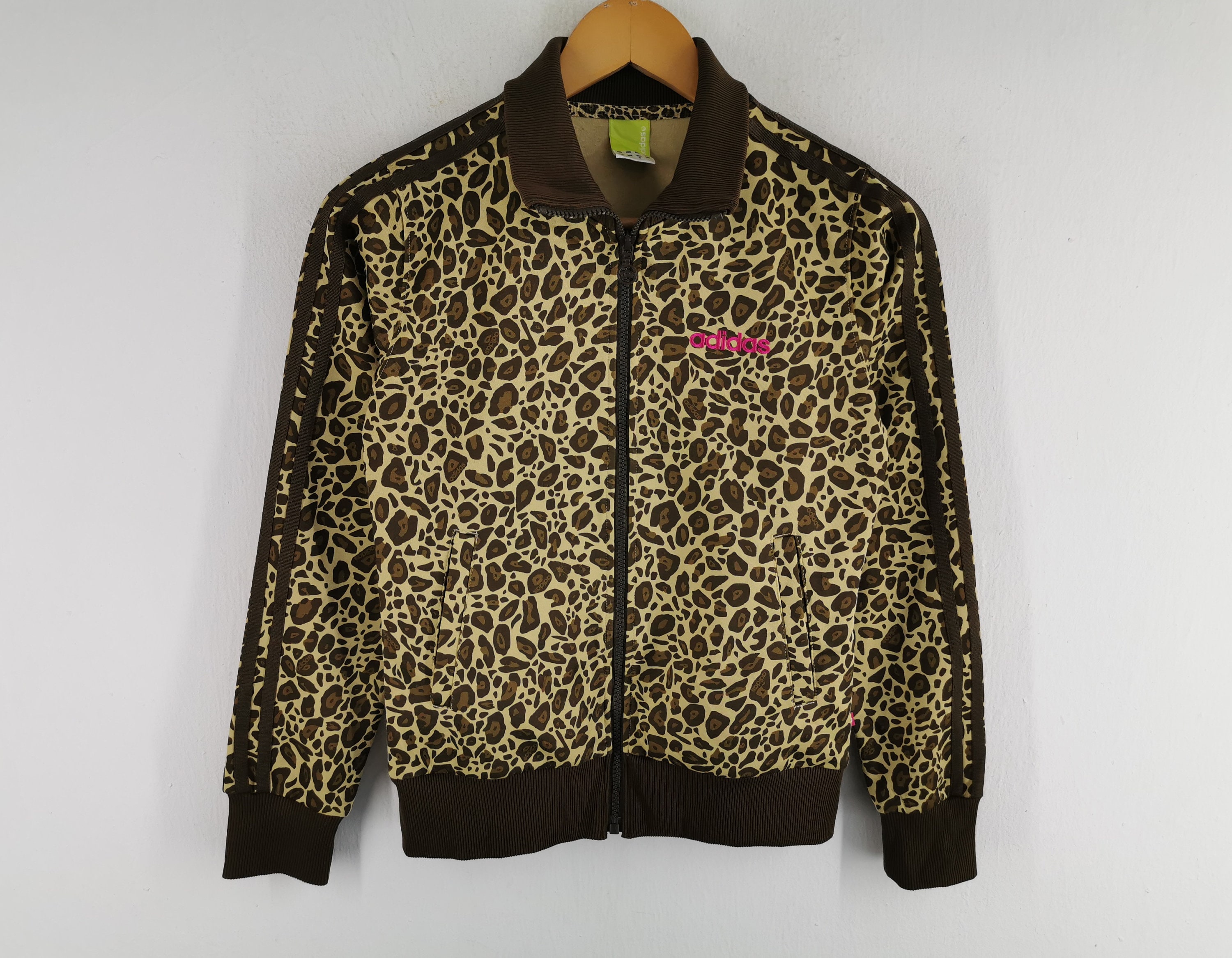 Vernietigen Vervolgen veel plezier Adidas Jacket Adidas Neo Leopard Over Print Track Jacket Size - Etsy Vernietigen Vervolgen veel plezier Adidas Jacket Adidas Neo Leopard Over Print Track Jacket Size - Etsy