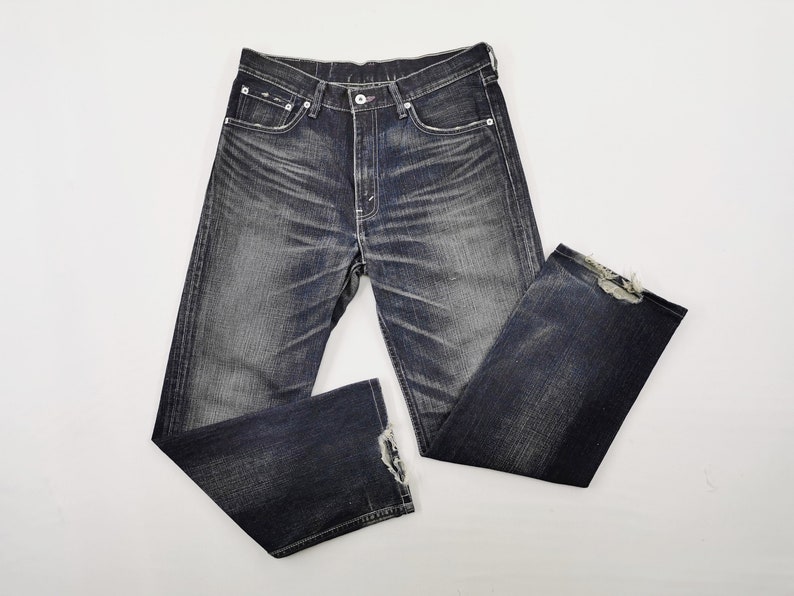 size 33 in levis