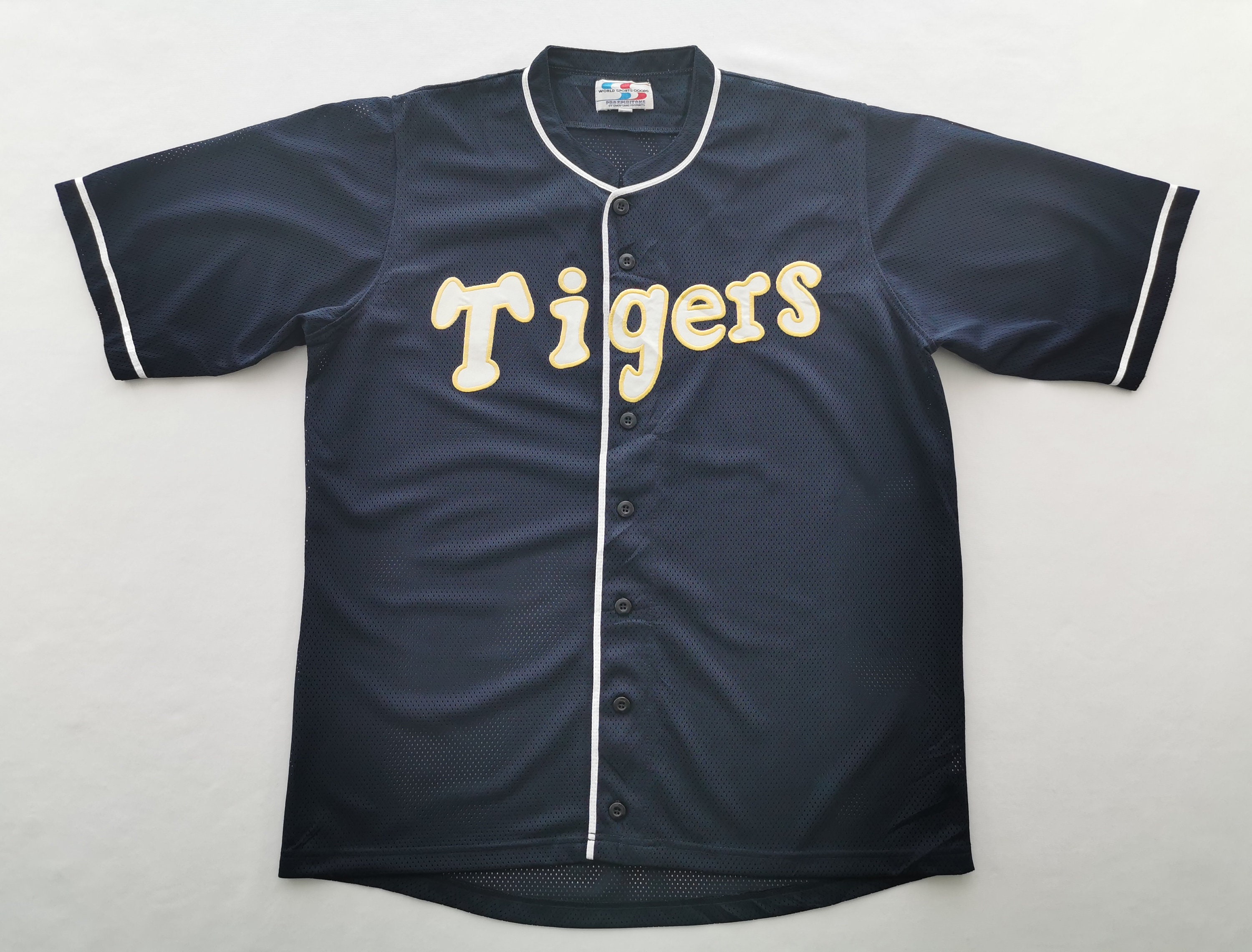 Vintage RARE Hanshin Tigers Gray Road Jersey Japanese Japan World Sports  Goods M