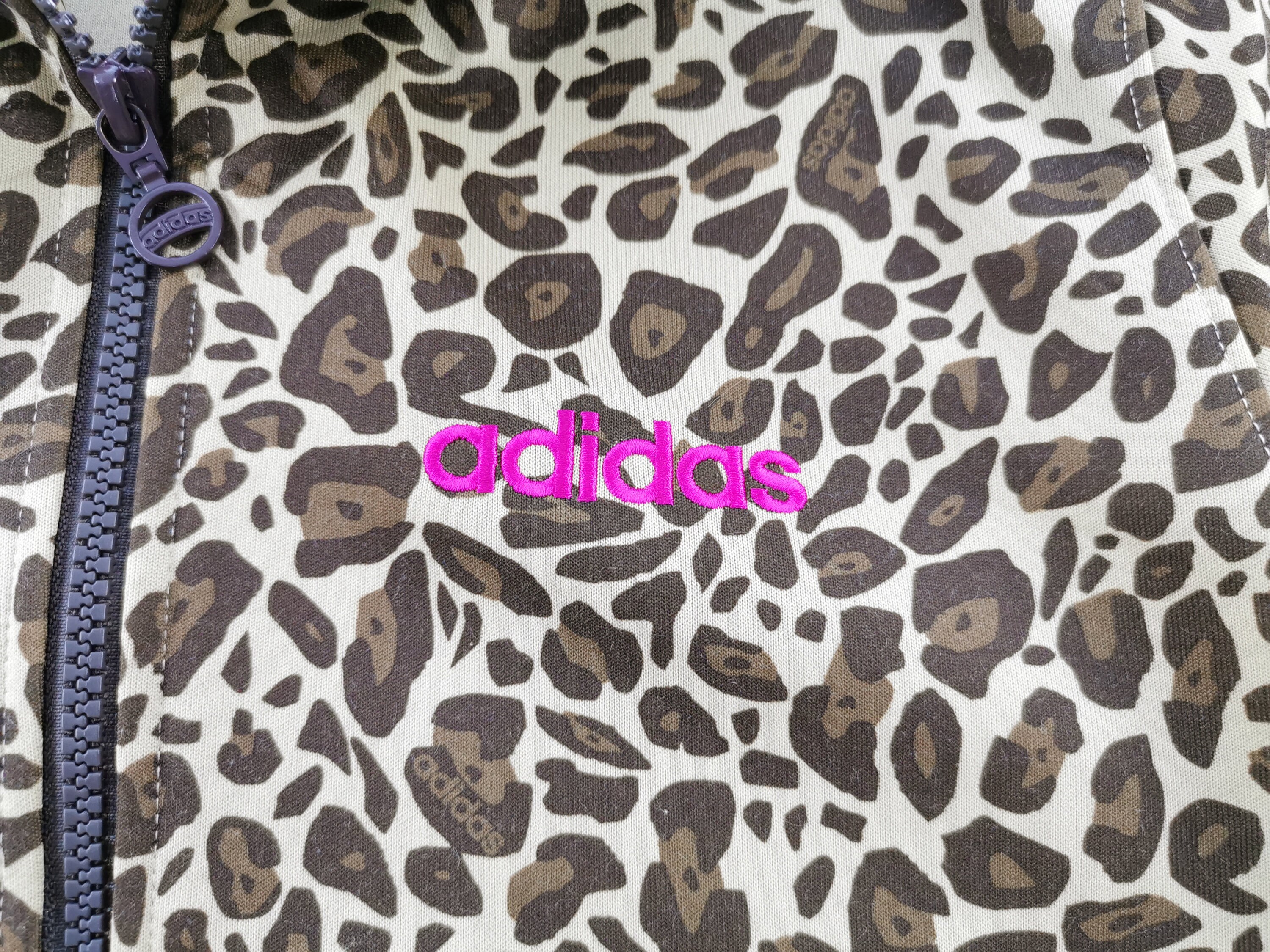 Campera adidas animal print clearance